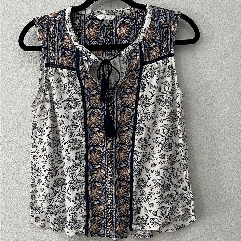 Lucky Brand Bohemian Cream & Blue Sleeveless top. Printed Tassel Tie 
Sz M